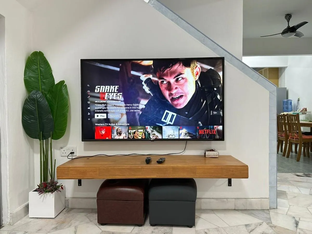 Permas Double Storey 8 Pax Wifi Netflix Johor Bahru Holiday home