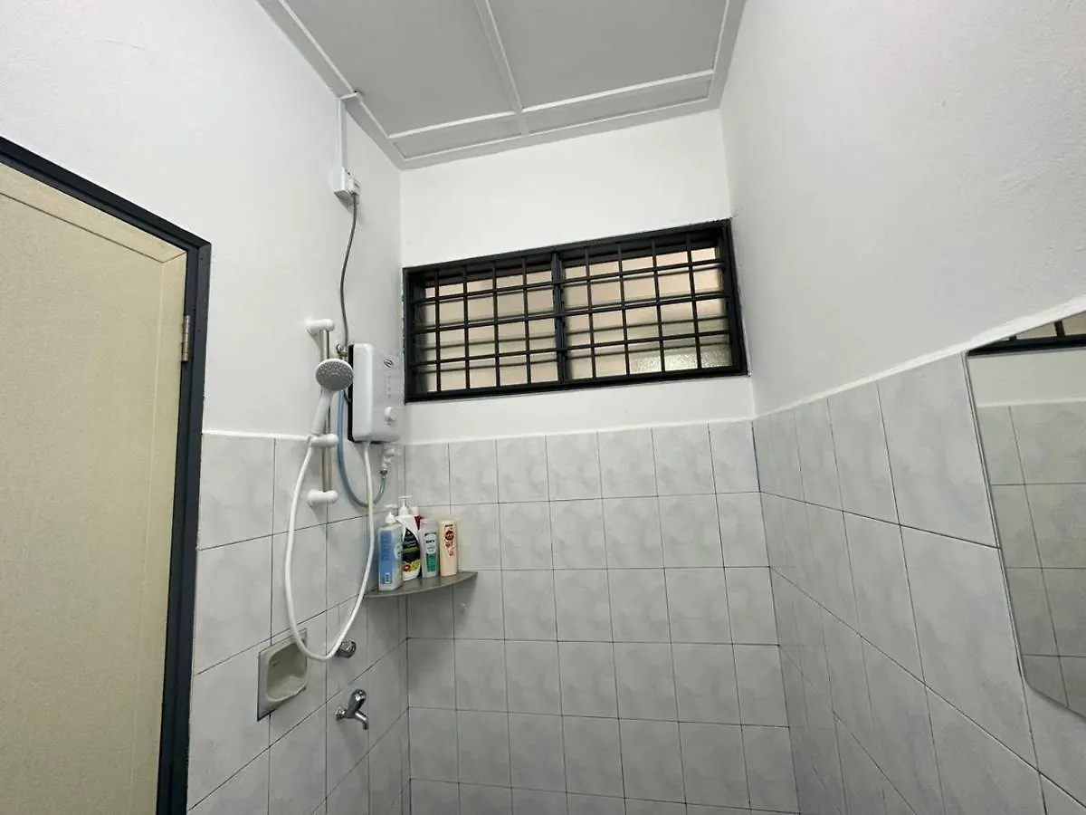 Permas Double Storey 8 Pax Wifi Netflix Johor Bahru