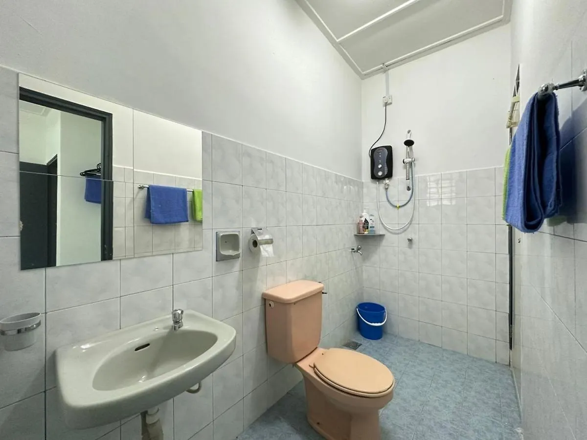 Holiday home Permas Double Storey 8 Pax Wifi Netflix Johor Bahru Malaysia